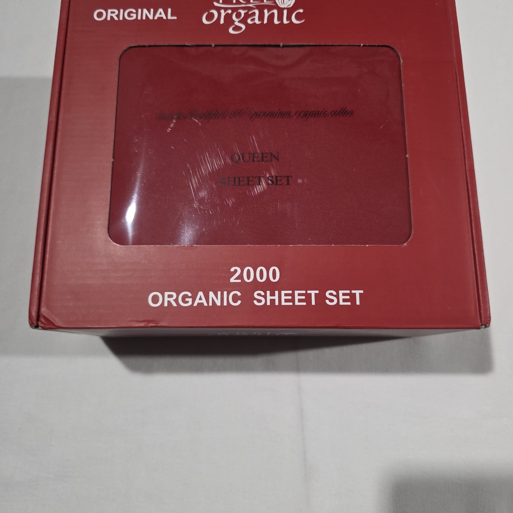 Red Organic Sheet Set